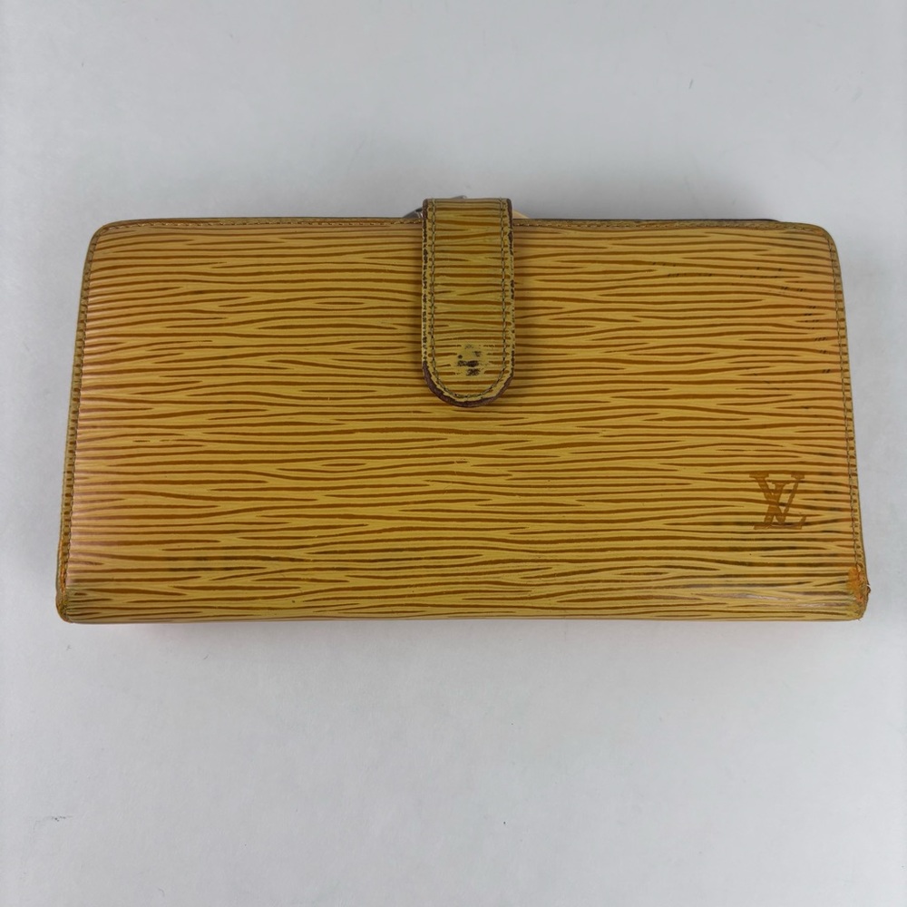 Authentic Louis Vuitton Vintage Epi Leather Wallet Kiss-Lock.
